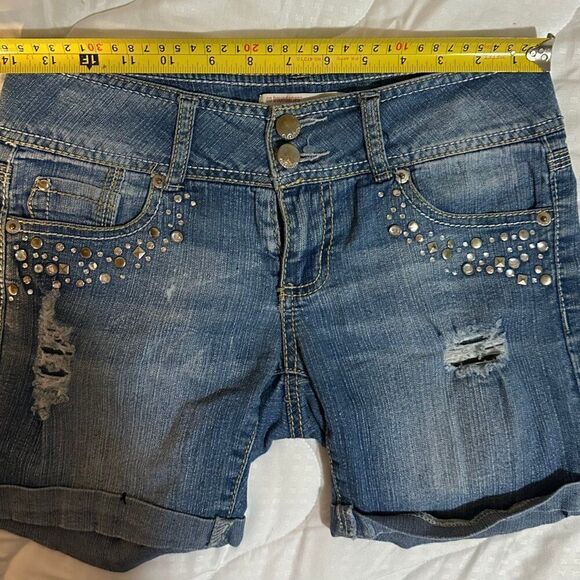 No Boundaries Denim Shorts Size 1 - Picture 3 of 9
